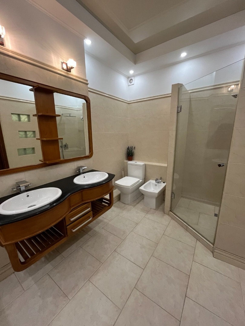 продажа трехкомнатной квартиры номер A-173434 в Приморском районе, фото номер 17